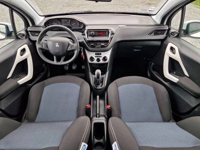 Peugeot 208, снимка 8 - Автомобили и джипове - 52789643