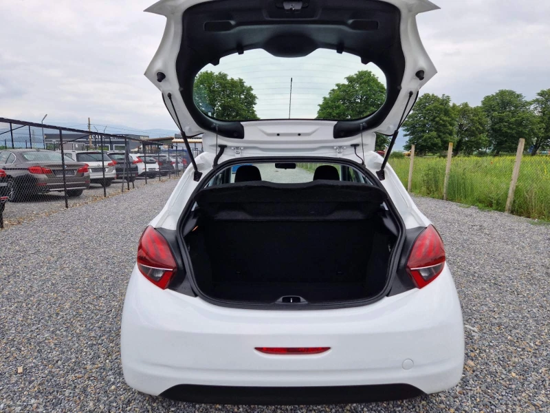Peugeot 208, снимка 6 - Автомобили и джипове - 52789643