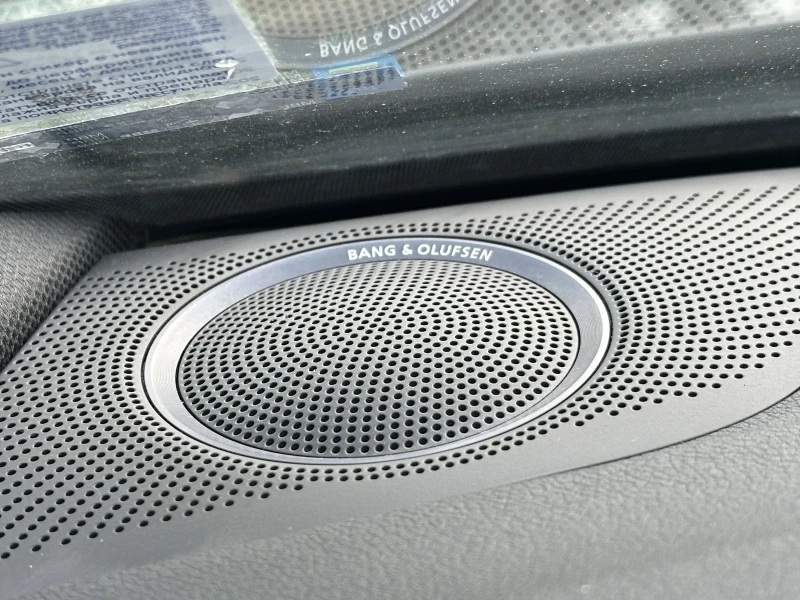 Audi A4 3.0TDI ZF Bang&Olyfsen DISTRONIC, снимка 9 - Автомобили и джипове - 52989137