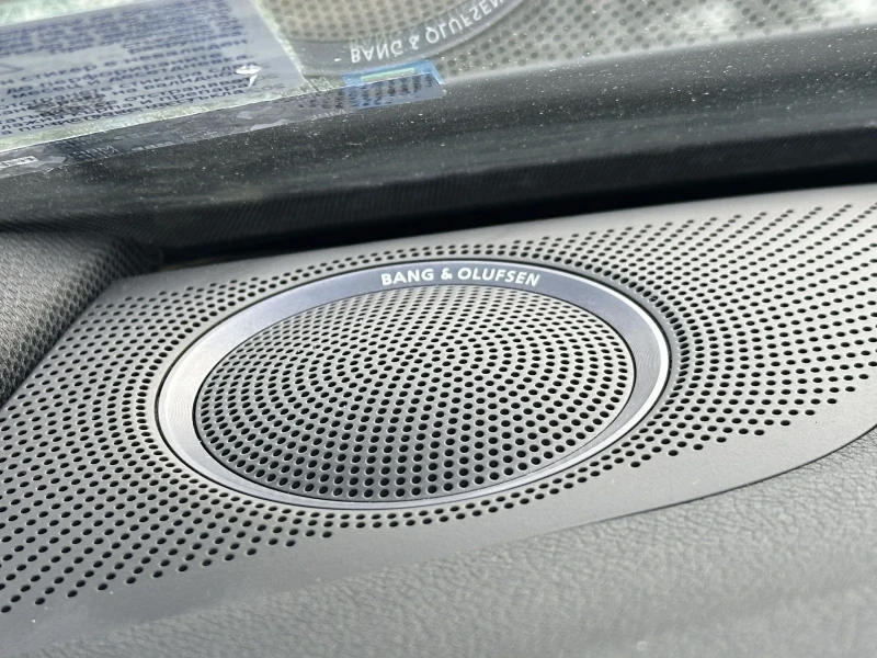 Audi A4 3.0TDI ZF Bang&Olufsen DISTRONIC, снимка 10 - Автомобили и джипове - 52989137