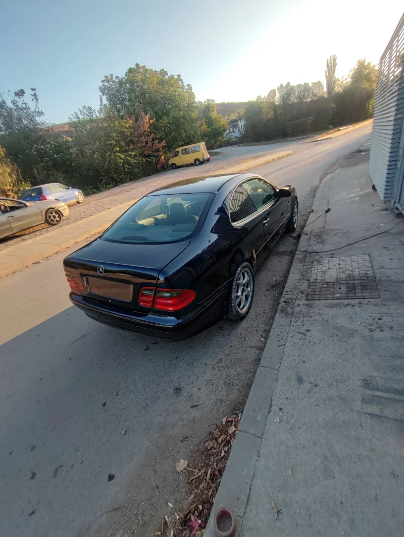 Mercedes-Benz CLK, снимка 2 - Автомобили и джипове - 53247236