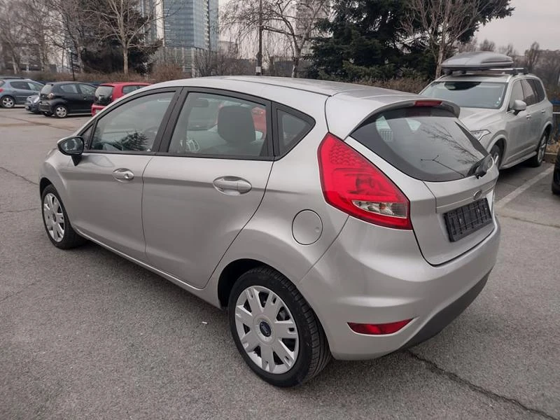 Ford Fiesta 1,4i 97ps AUTOMATIC, снимка 4 - Автомобили и джипове - 36134974