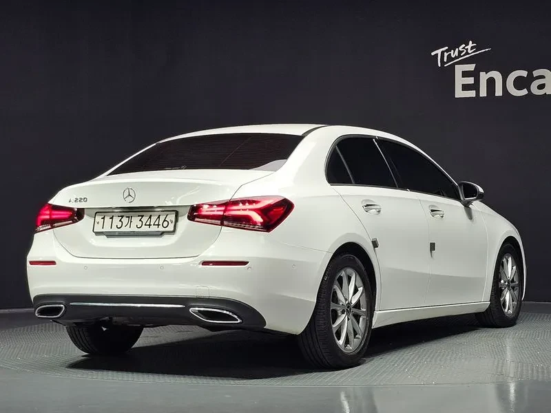 Mercedes-Benz A 200 Sedan, снимка 2 - Автомобили и джипове - 55951672
