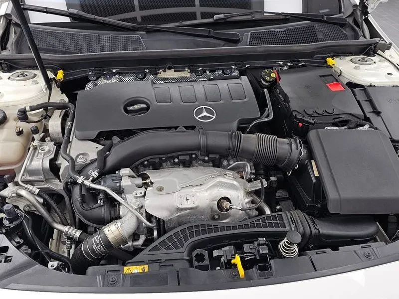 Mercedes-Benz A 200 Sedan, снимка 6 - Автомобили и джипове - 55951672