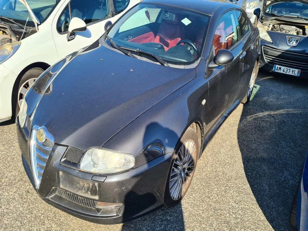 Alfa Romeo Gt 1.8 TS /1.9 JTD - изображение 2