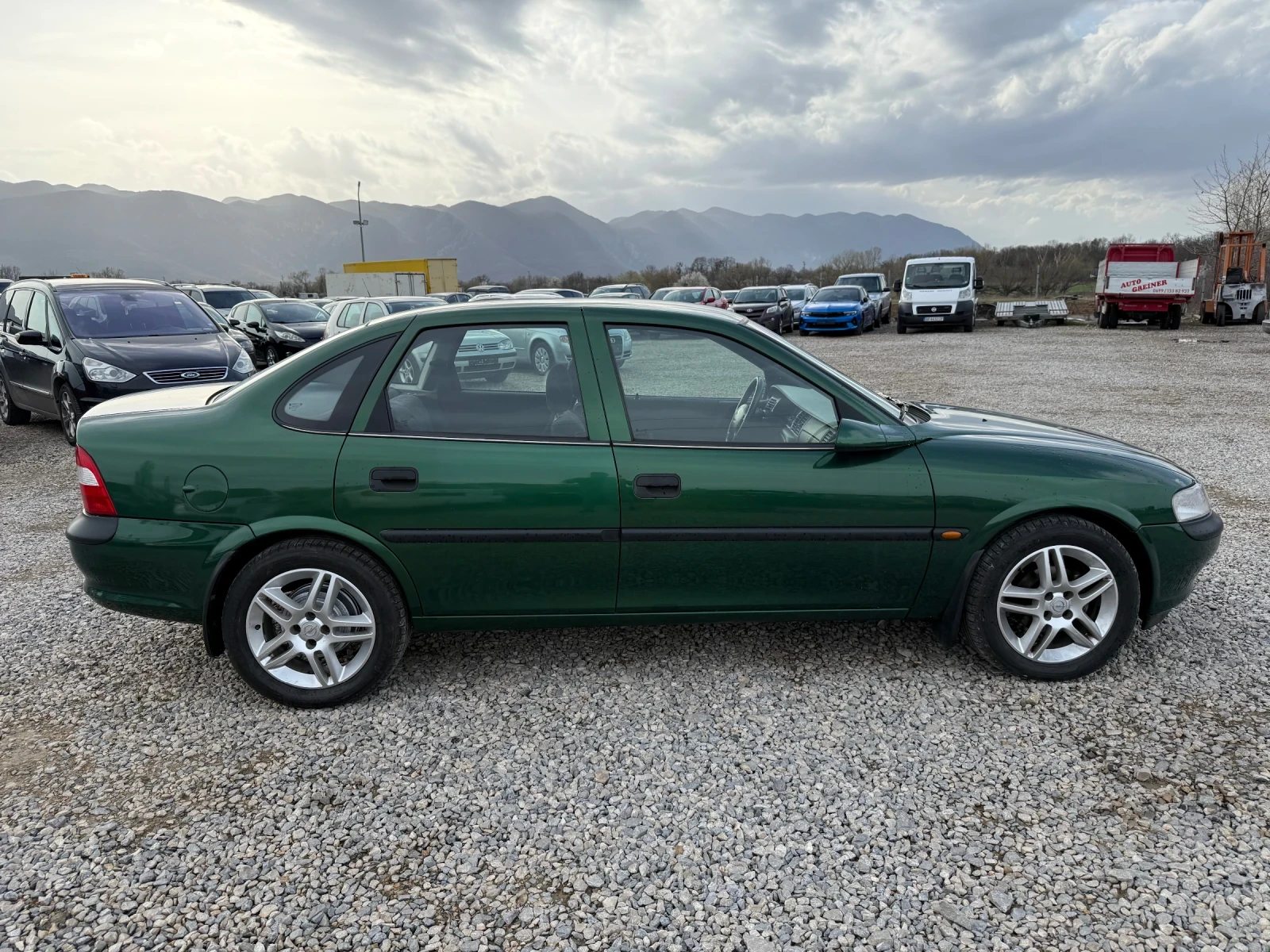 Opel Vectra 1.6i-75PS-КЛИМАТИК - изображение 4