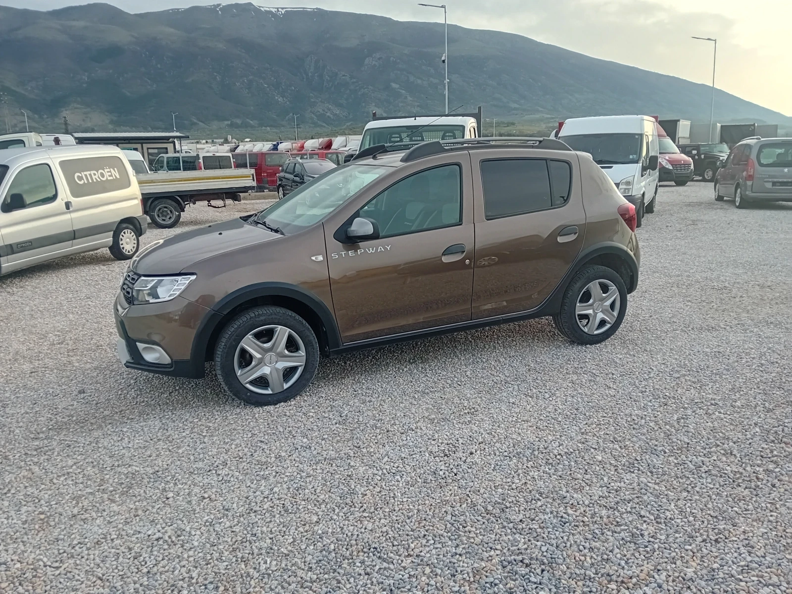 Dacia Sandero KLIMA GAZ - изображение 9