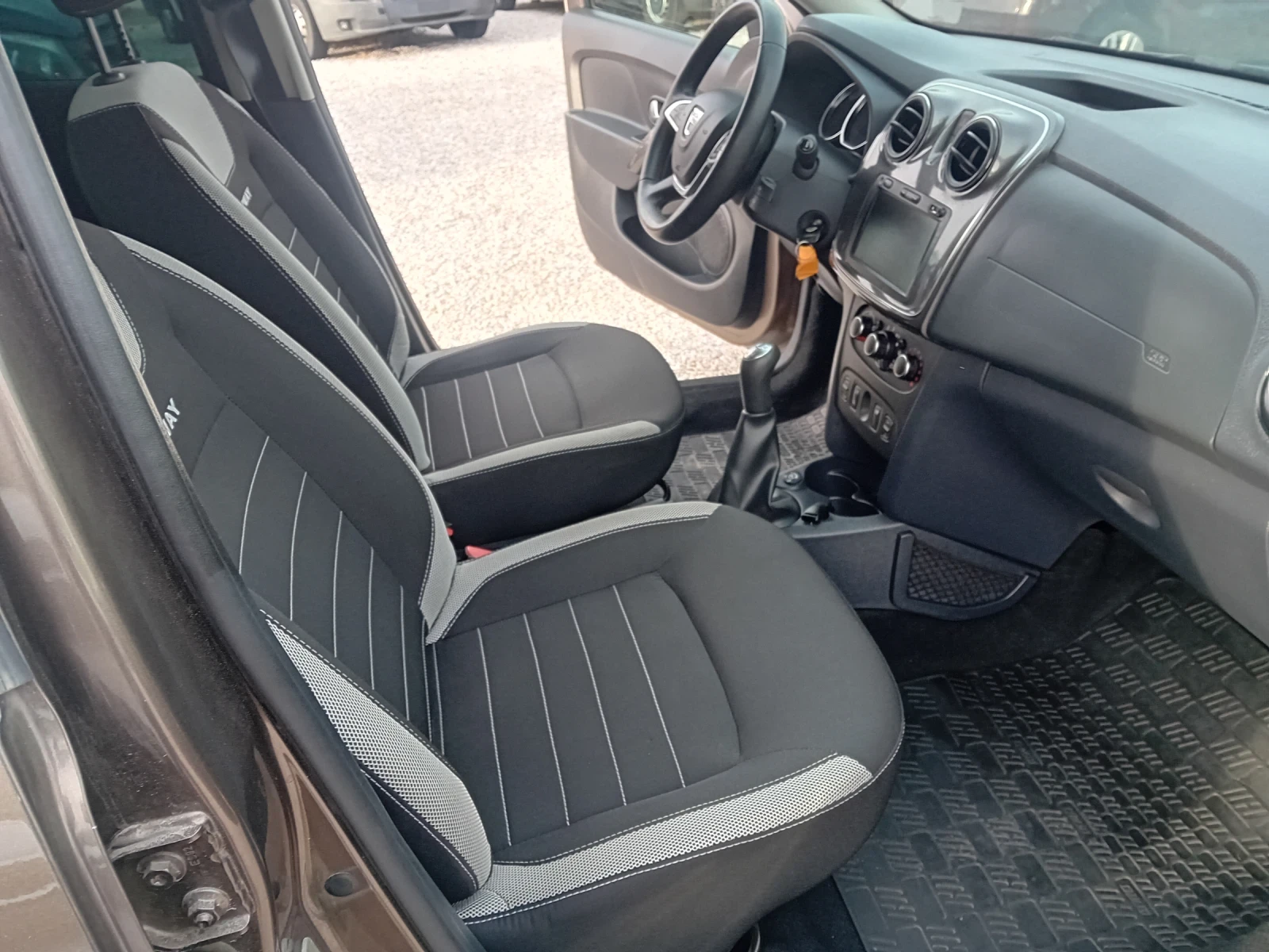 Dacia Sandero KLIMA GAZ - изображение 10