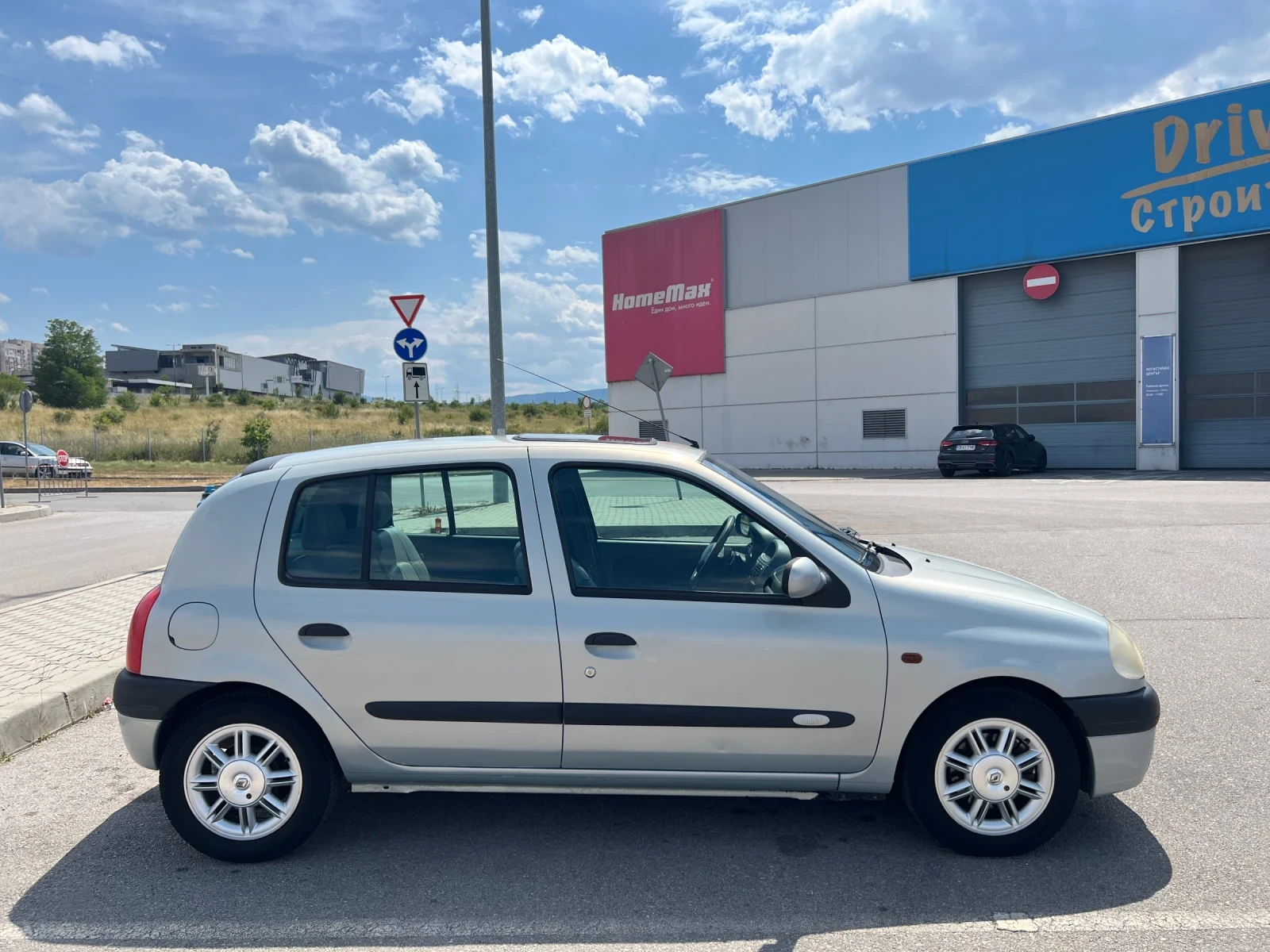 Renault Clio 1.6 8V Initiale Paris - Поръчково изпълнение! - изображение 3