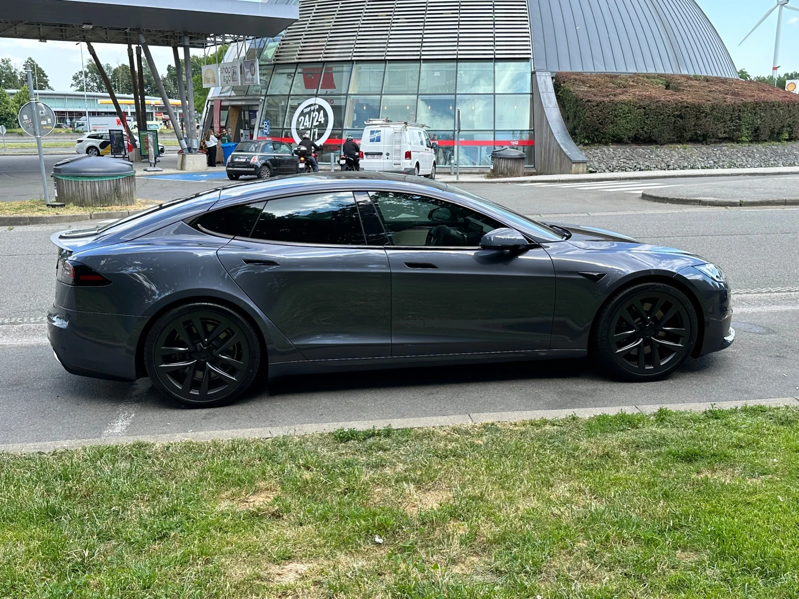 Tesla Model S Plaid - изображение 3