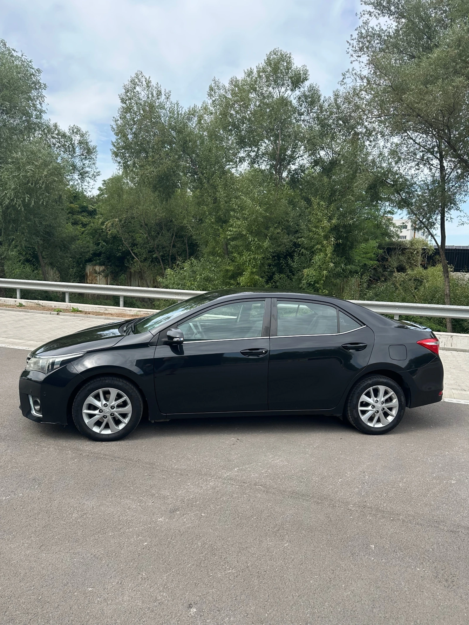Toyota Corolla Sol - изображение 4
