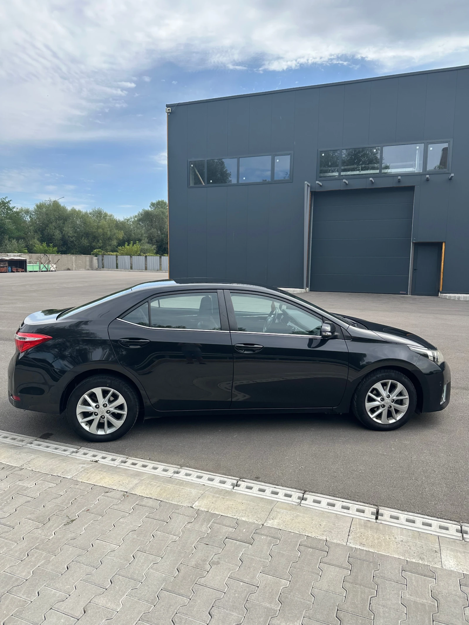 Toyota Corolla Sol - изображение 8