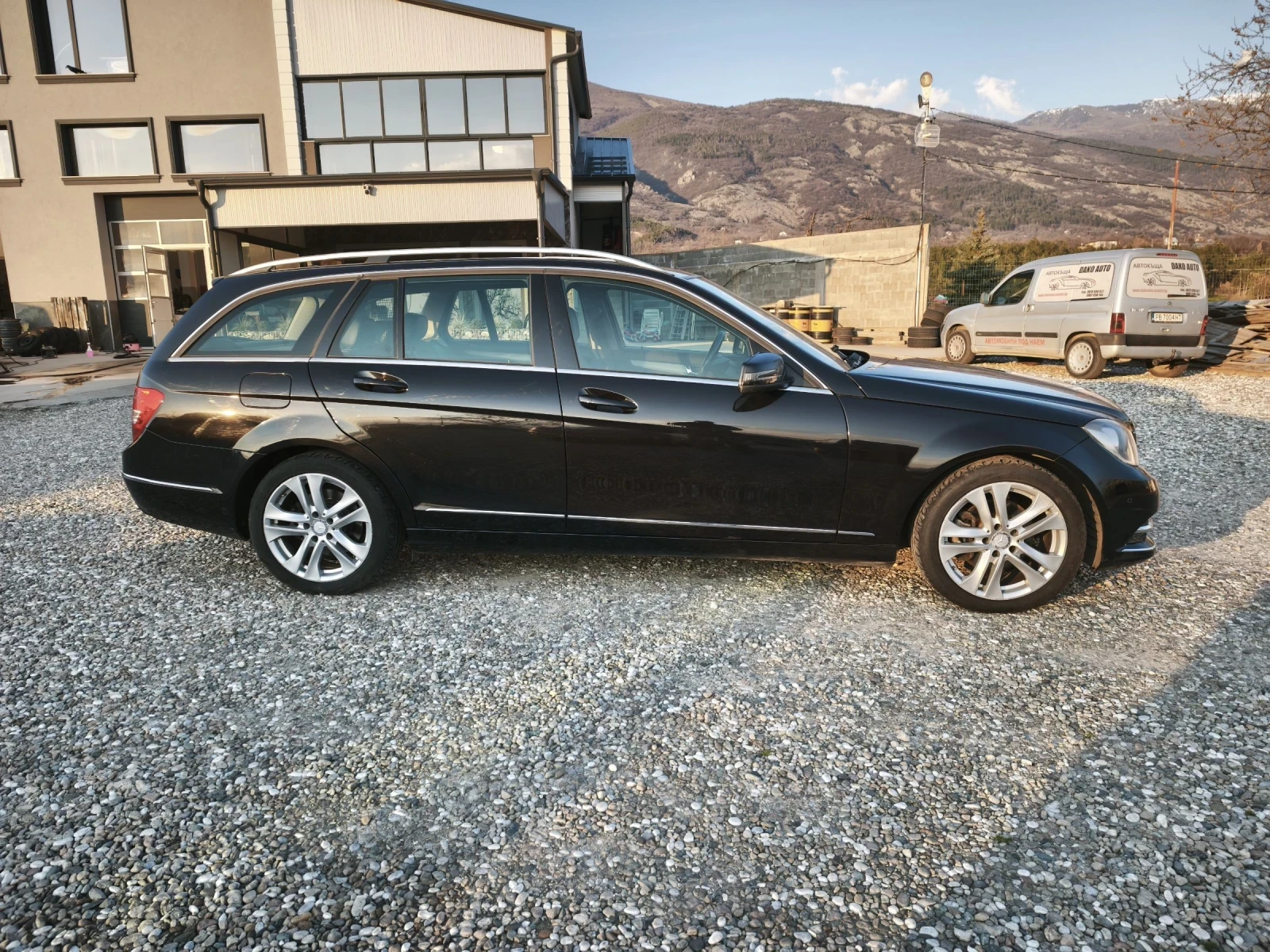 Mercedes-Benz C 220 Avdgard 7G, снимка 2 - Автомобили и джипове - 53744776