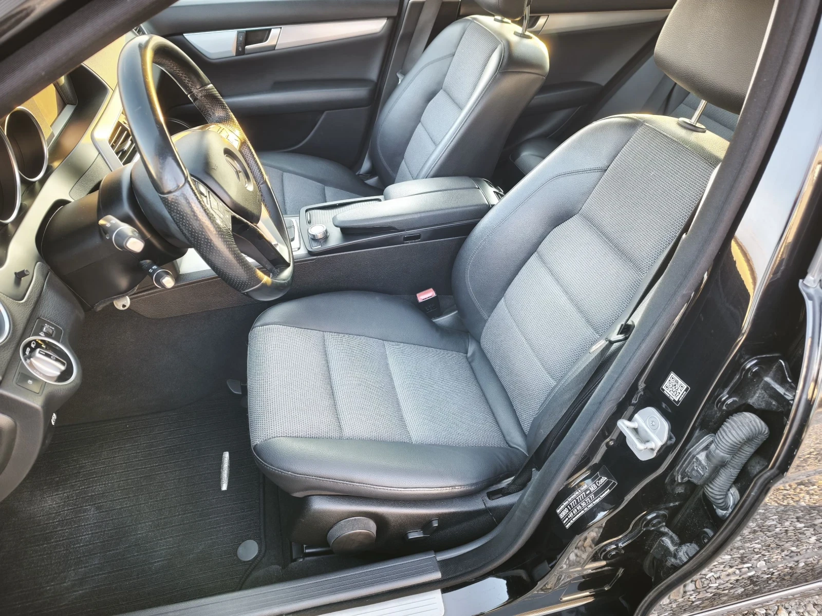 Mercedes-Benz C 220 Avdgard 7G, снимка 15 - Автомобили и джипове - 53744776