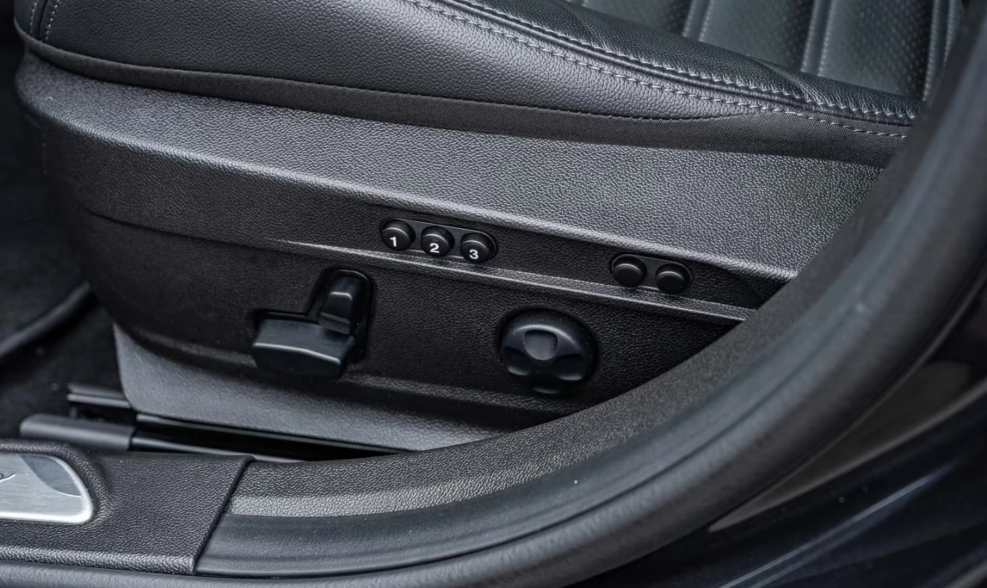 Alfa Romeo Giulia 2.0Q4/280HP/VELOCE/MATRIX/PANO/H&K/MEMO/906g | Mobile.bg � ����������� 12