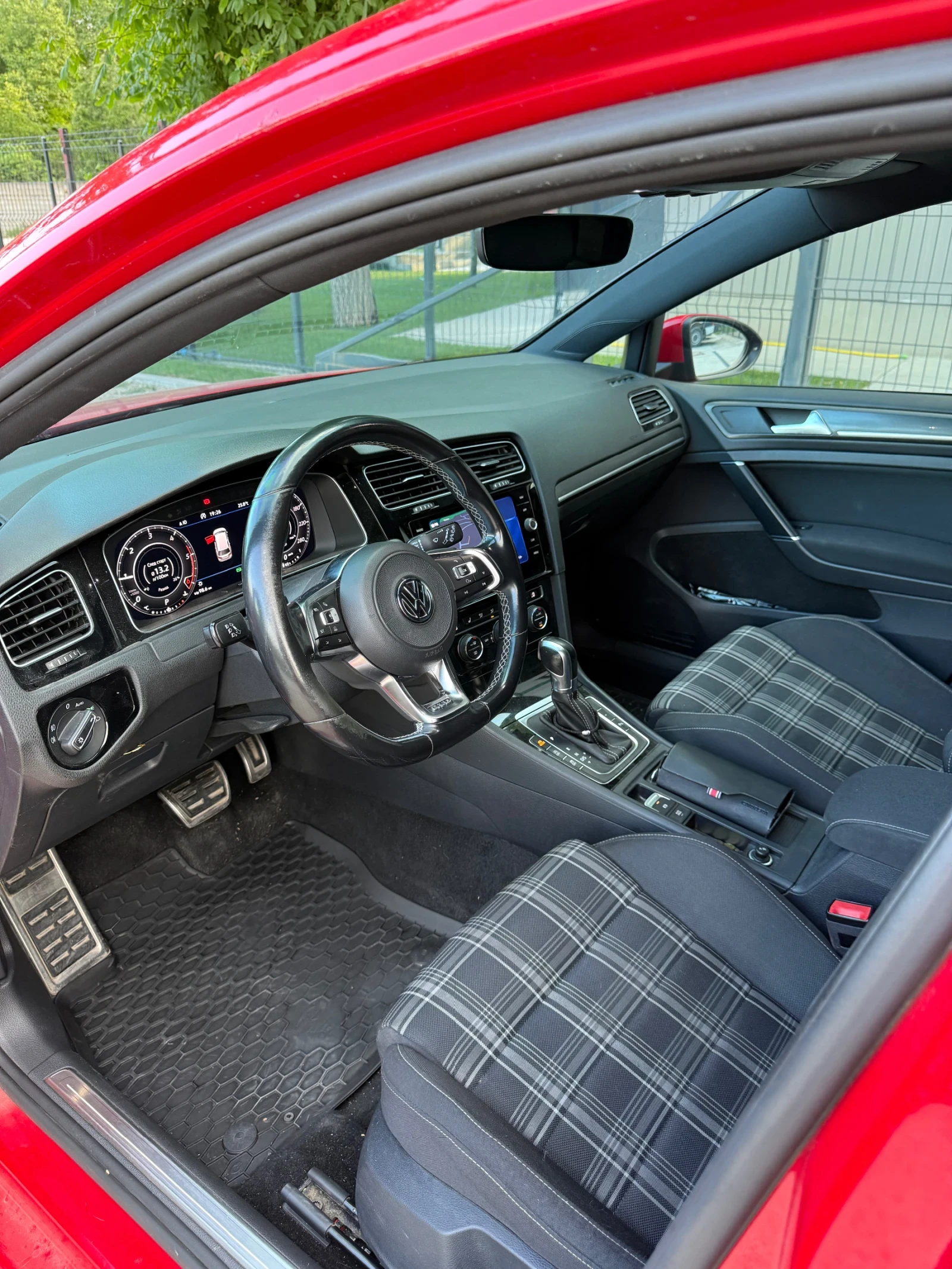 VW Golf GTD/Facelift/DSG/184HP, снимка 9 - Автомобили и джипове - 54949658