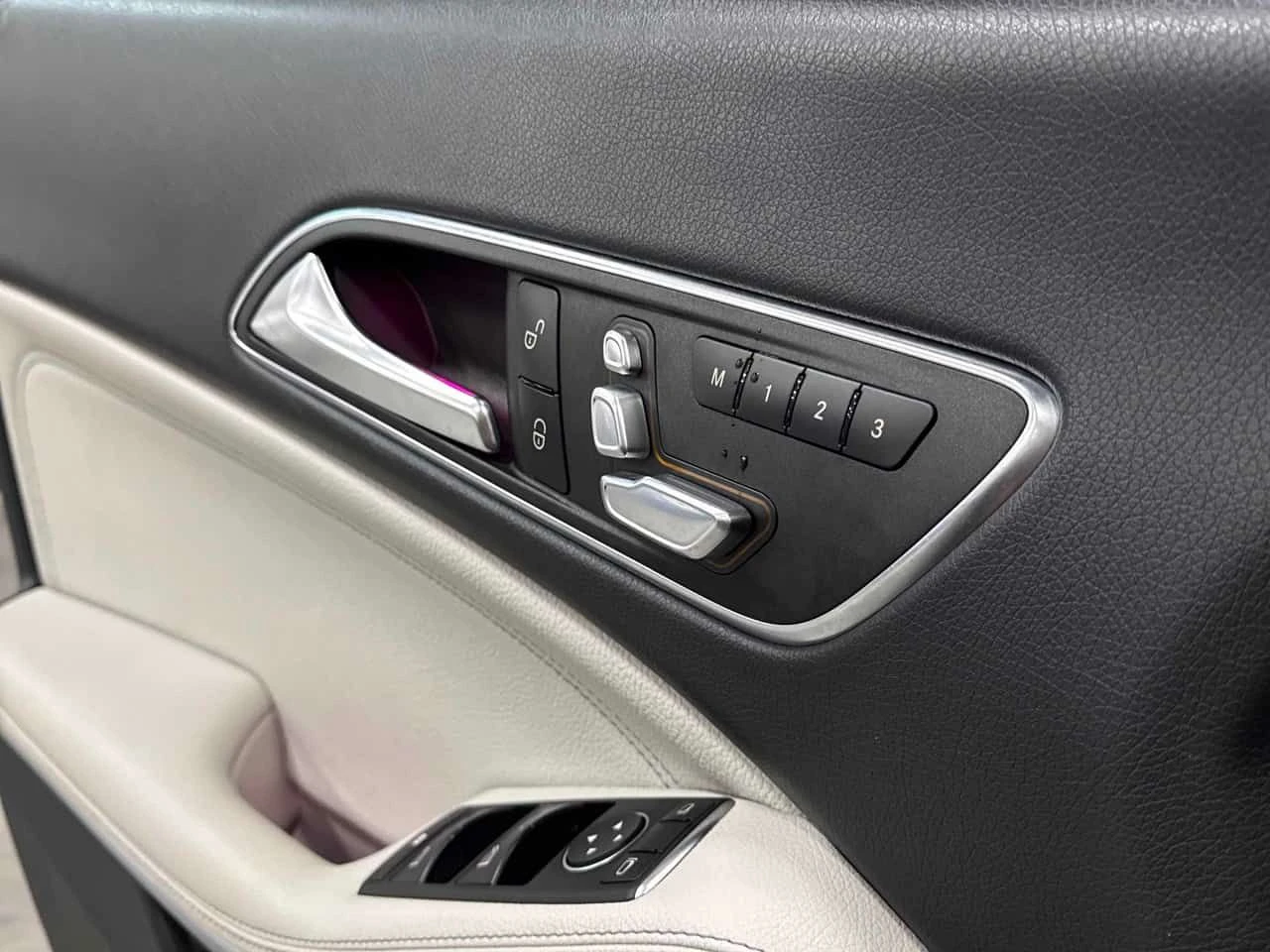 Mercedes-Benz CLA * 250 * CARFAX * ПОДГРЕВИ * КАМЕРА * , снимка 15 - Автомобили и джипове - 54102555