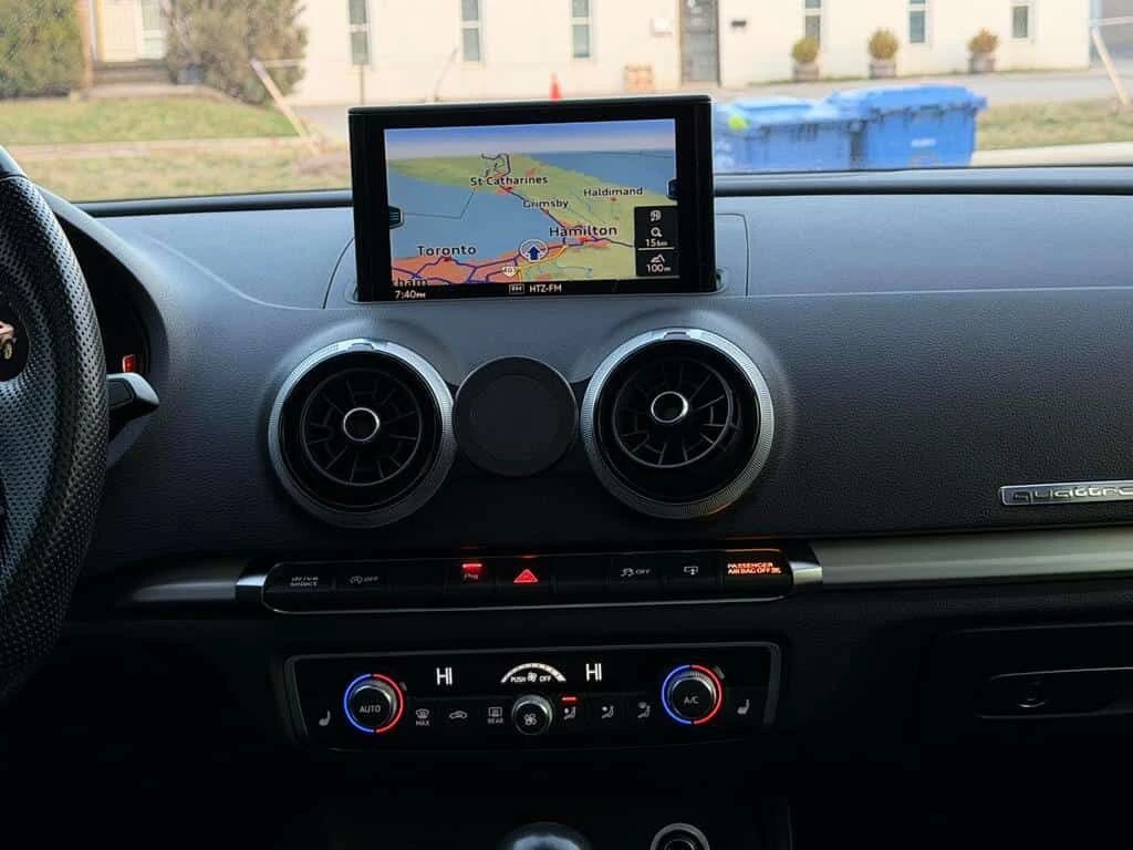 Audi S3 * 2.0T Technik NAVI| SUNROOF| BACKUP * CARFAX * ЦЕ, снимка 9 - Автомобили и джипове - 54173443