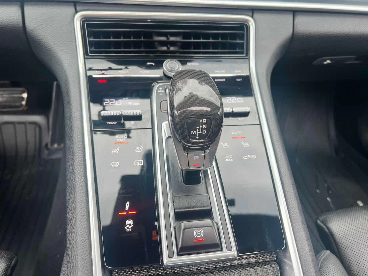 Porsche Panamera 4S  CARFAX, снимка 17 - Автомобили и джипове - 54209503