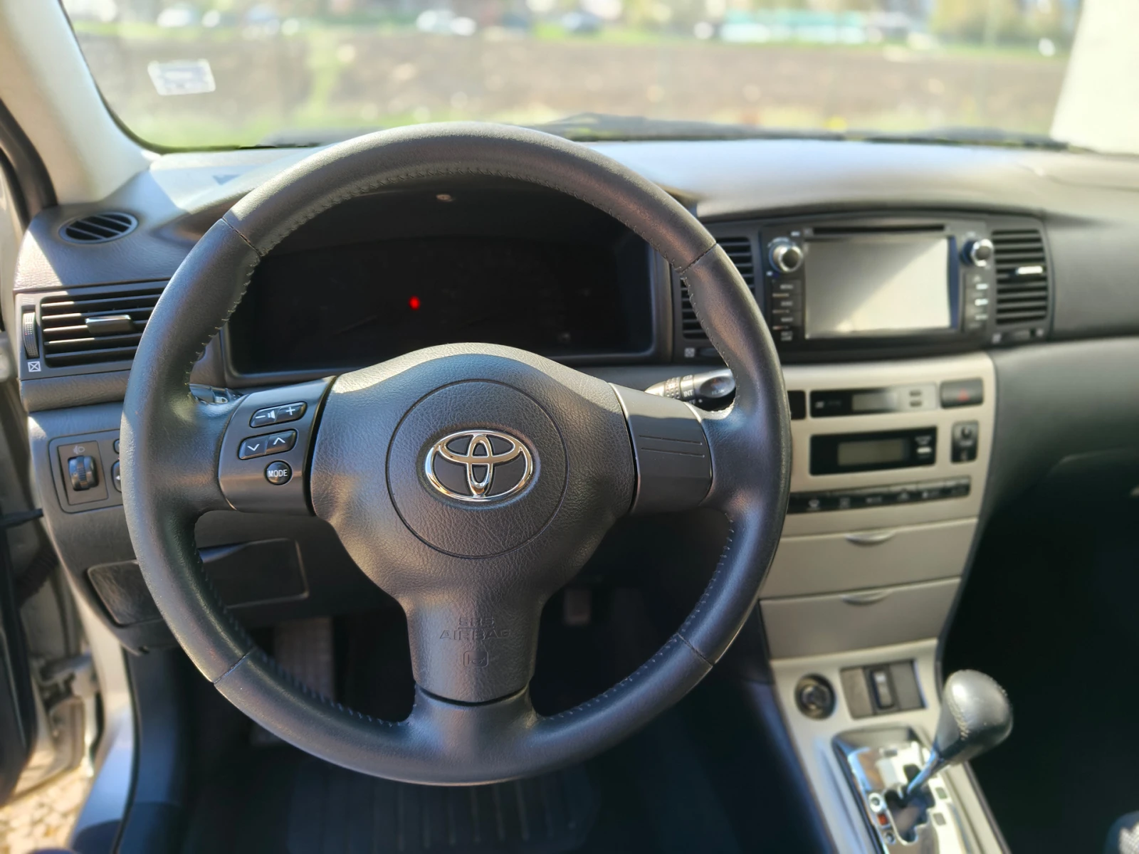 Toyota Corolla 1.4 D4D, снимка 9 - Автомобили и джипове - 54260553