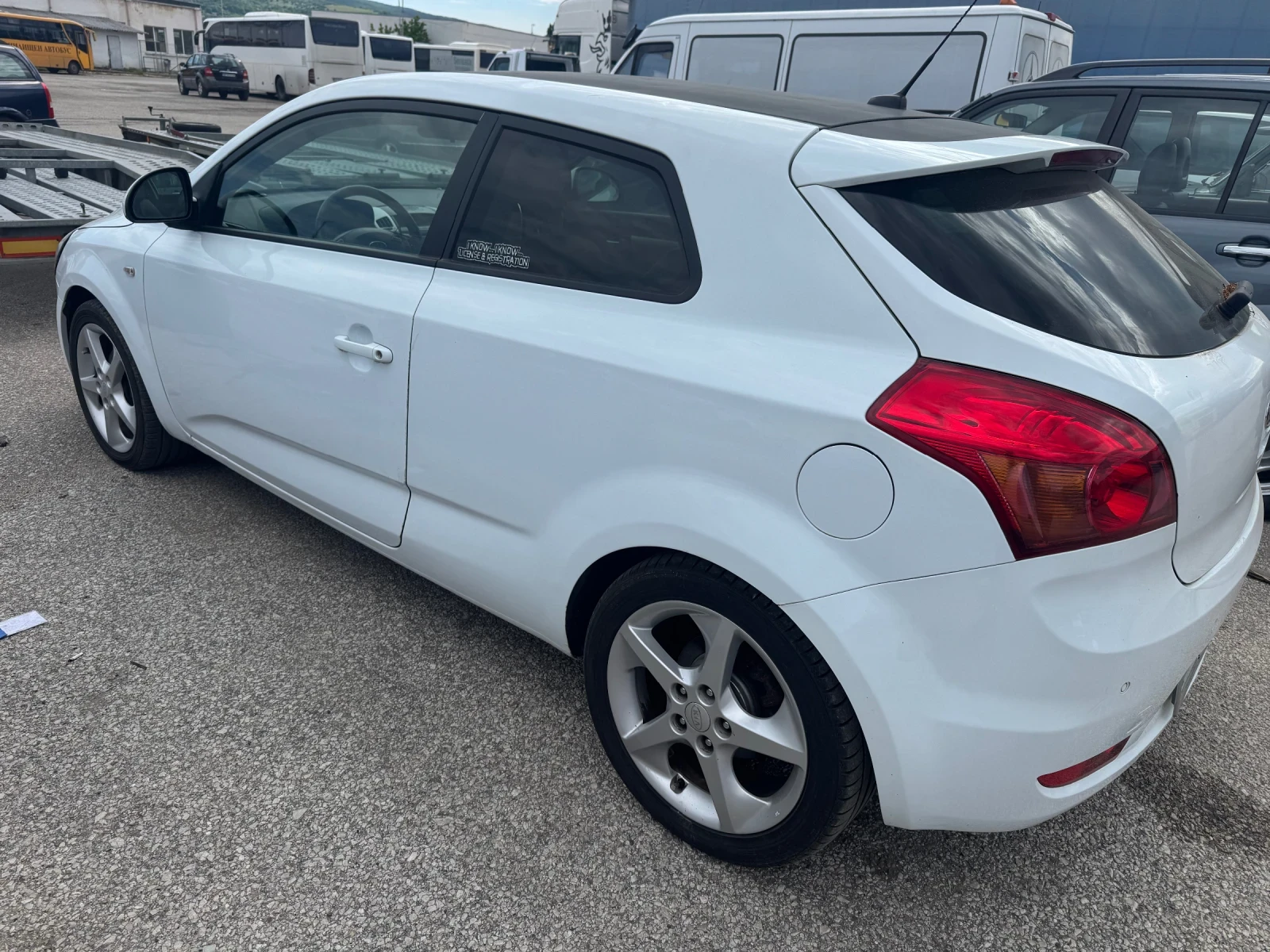 Kia Ceed 1.6i Klima, снимка 4 - Автомобили и джипове - 54580255
