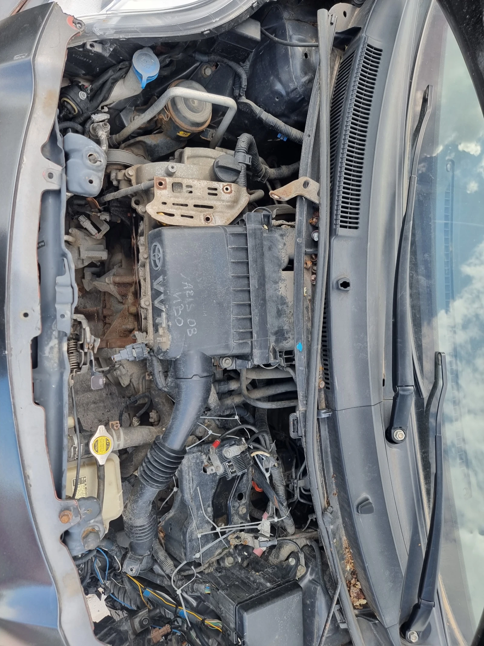 Toyota Yaris 1.0 VVT-I Automatic, снимка 8 - Автомобили и джипове - 54752801