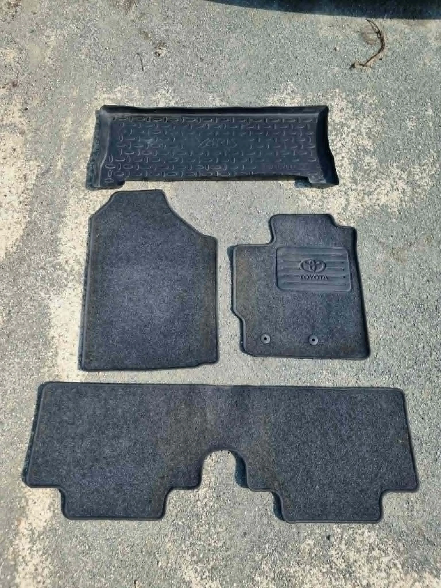 Toyota Yaris 1.3 VVT-I Automatic, снимка 10 - Автомобили и джипове - 54752801