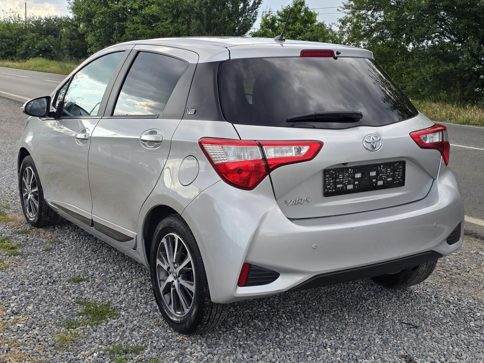 Toyota Yaris 1.5VVT AUTOMATIC, снимка 4 - Автомобили и джипове - 54803260