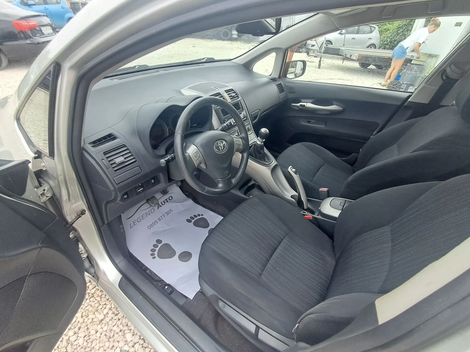 Toyota Auris 2.0D4D, снимка 10 - Автомобили и джипове - 55662059