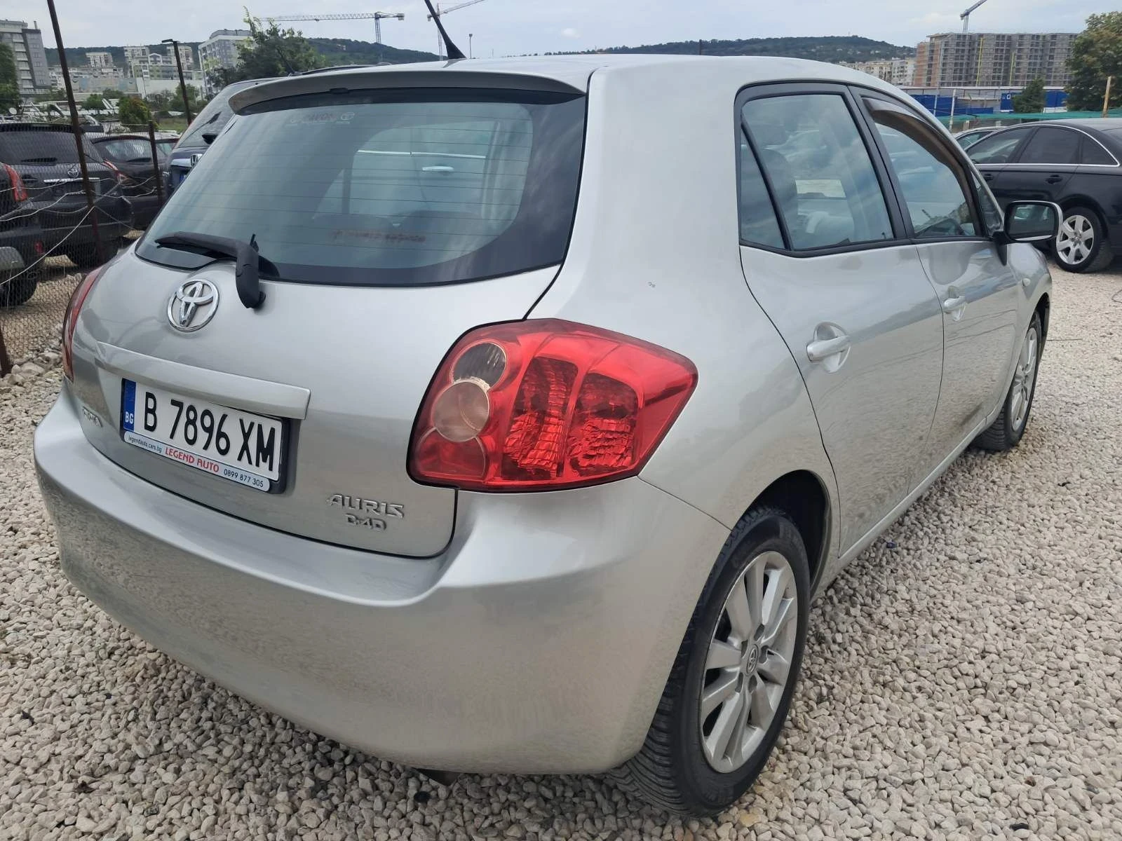 Toyota Auris 2.0D4D, снимка 4 - Автомобили и джипове - 55662059