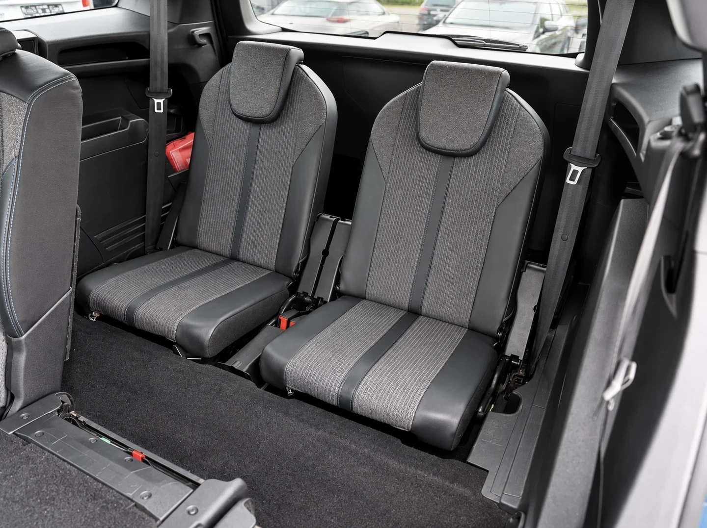 Peugeot 5008 PURETECH FULL, снимка 15 - Автомобили и джипове - 56664276
