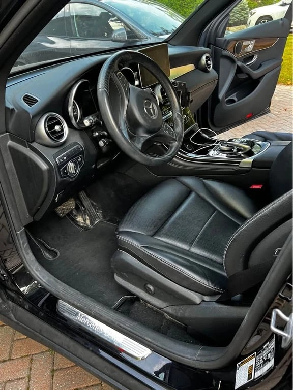 Mercedes-Benz GLC * 300 * CARFAX * БЕЗ ПЪРВОНАЧАЛНА ВНОСКА, снимка 4 - Автомобили и джипове - 53037571