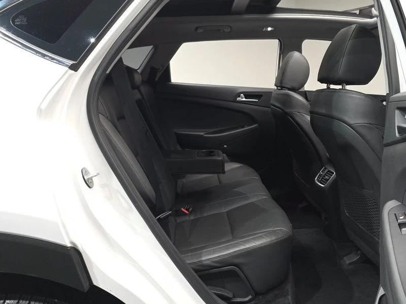 Hyundai Tucson Gasoline 1.6 turbo 2WD| 174к.с., снимка 11 - Автомобили и джипове - 56169729