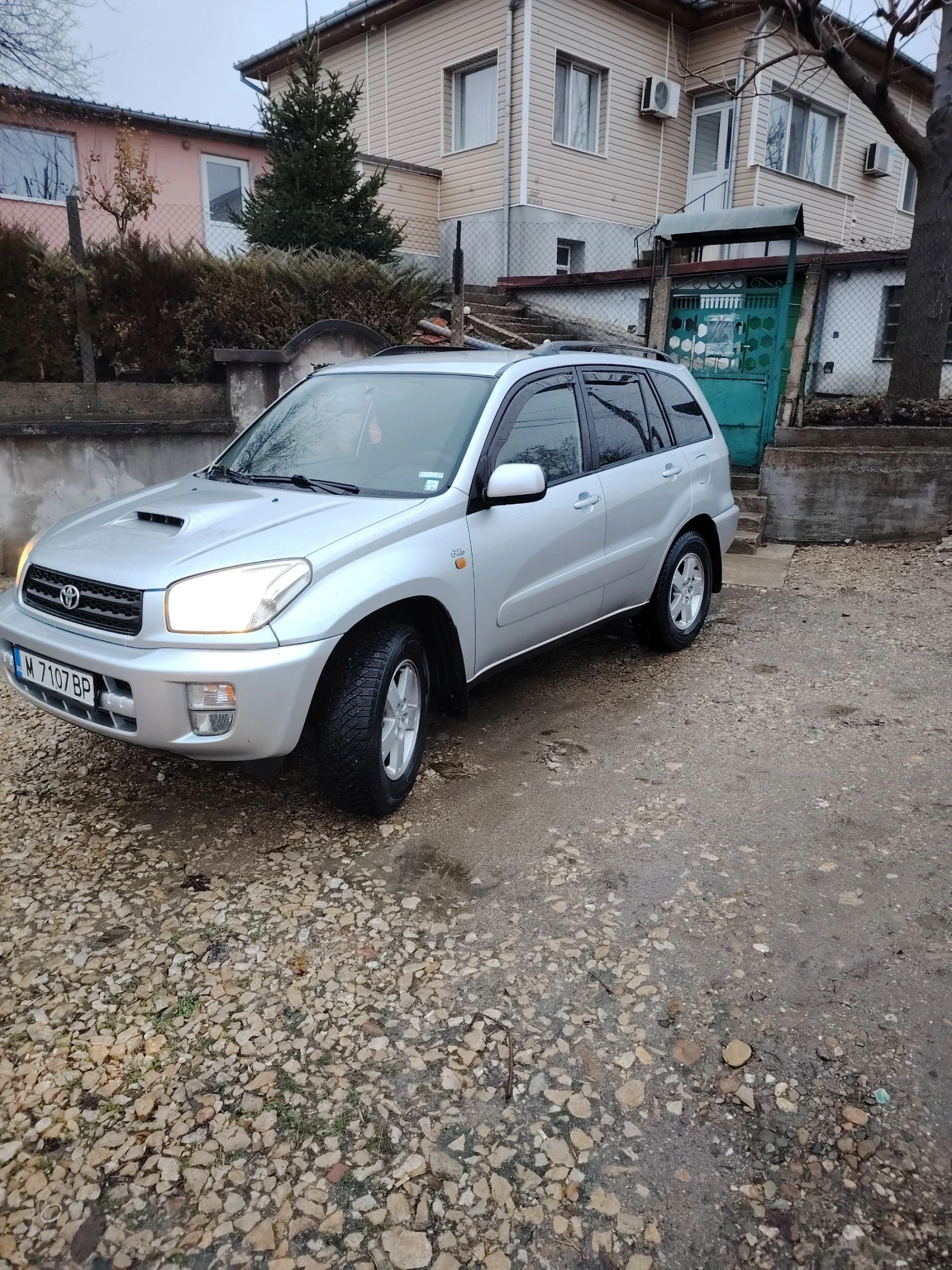 Toyota Rav4 2.0 D4D - изображение 2