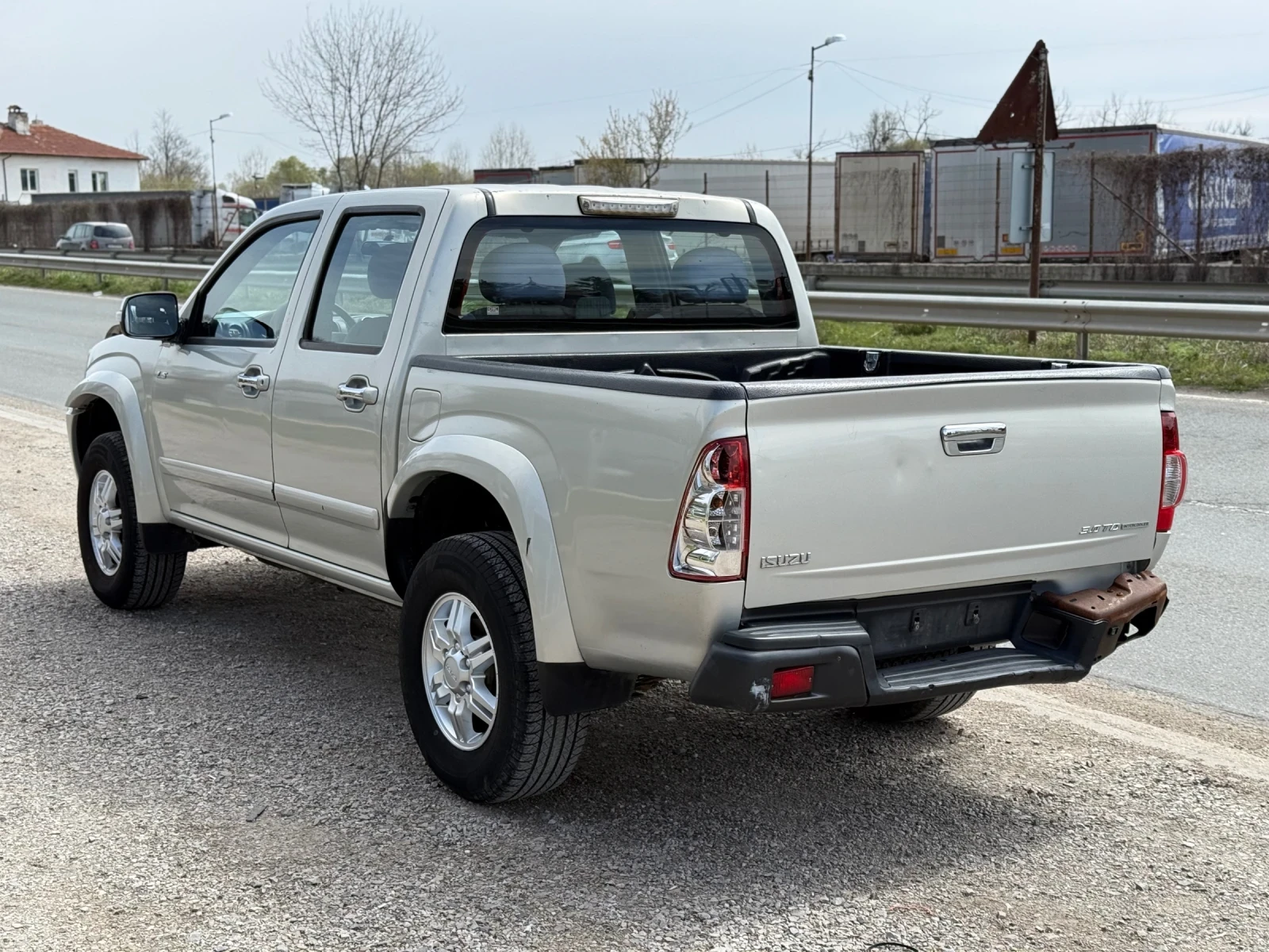 Isuzu D-max 3.0TD+ LS+ Automatic+ N1+ Pick Up - изображение 5