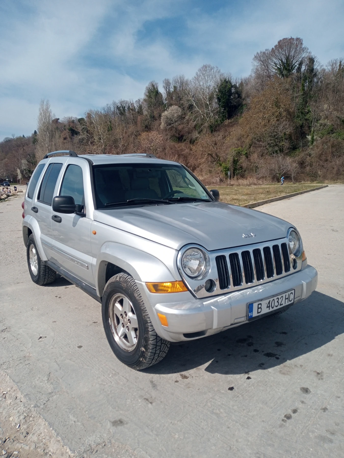 Jeep Cherokee 2, 8 CRD 4x4  - изображение 2
