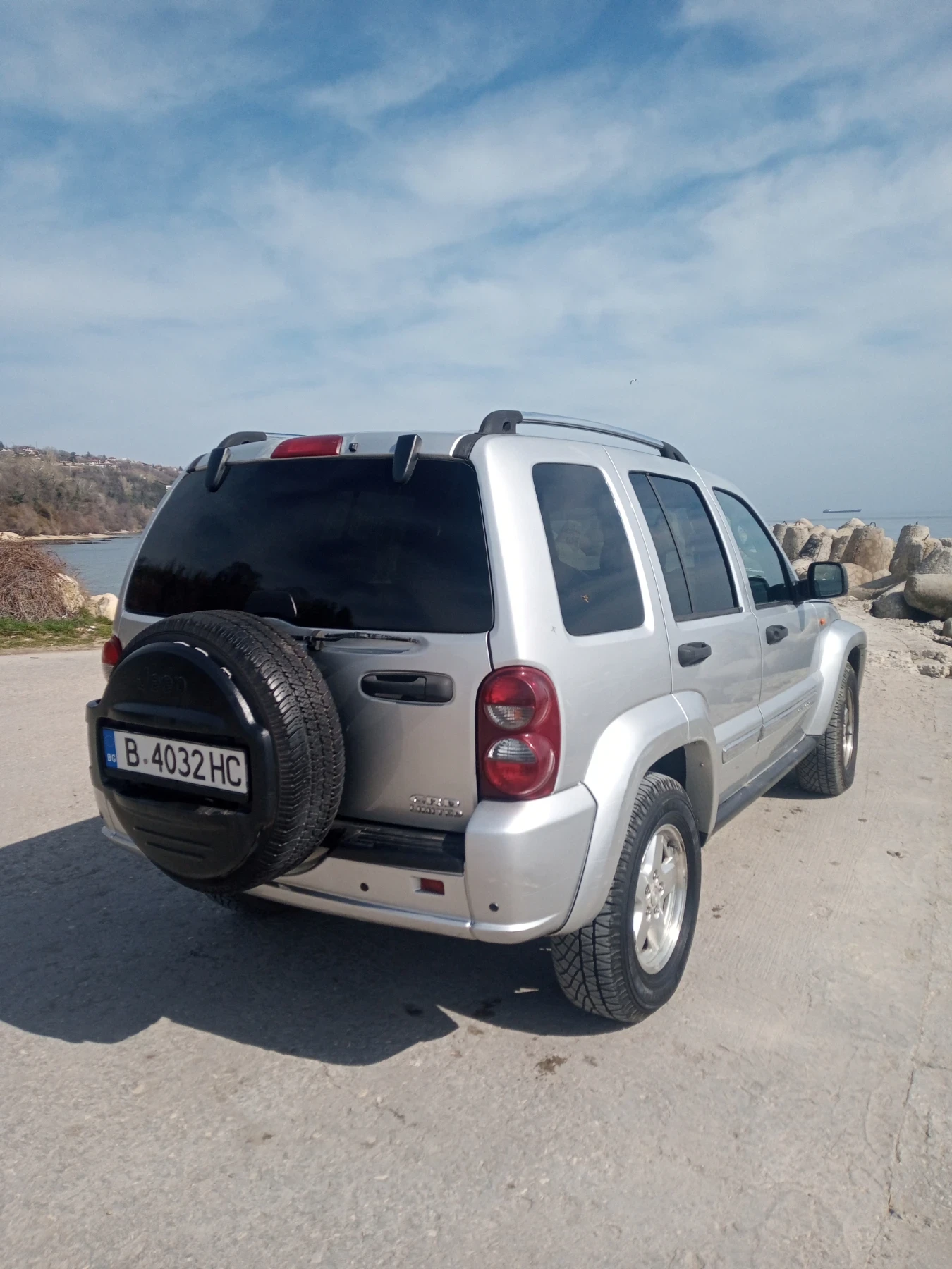 Jeep Cherokee 2, 8 CRD 4x4  - изображение 4