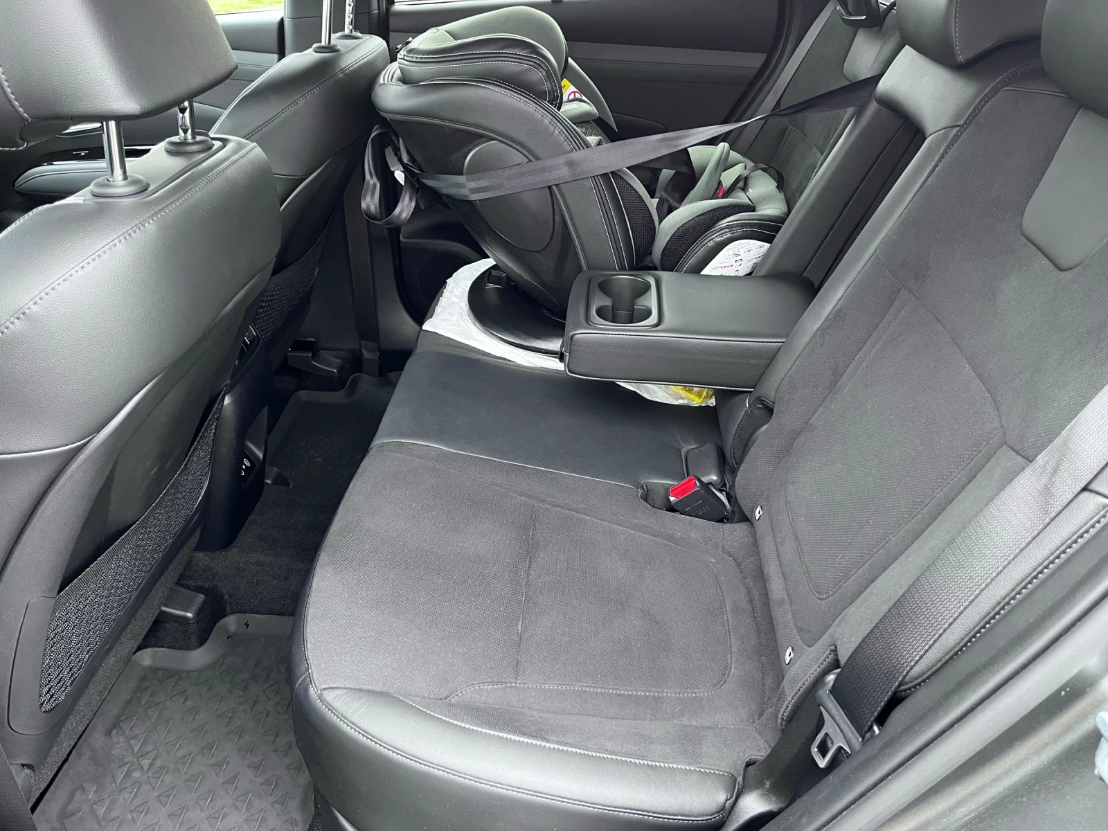 Hyundai Tucson Hybrid Luxury 20th Anniversary 4x4 - изображение 10