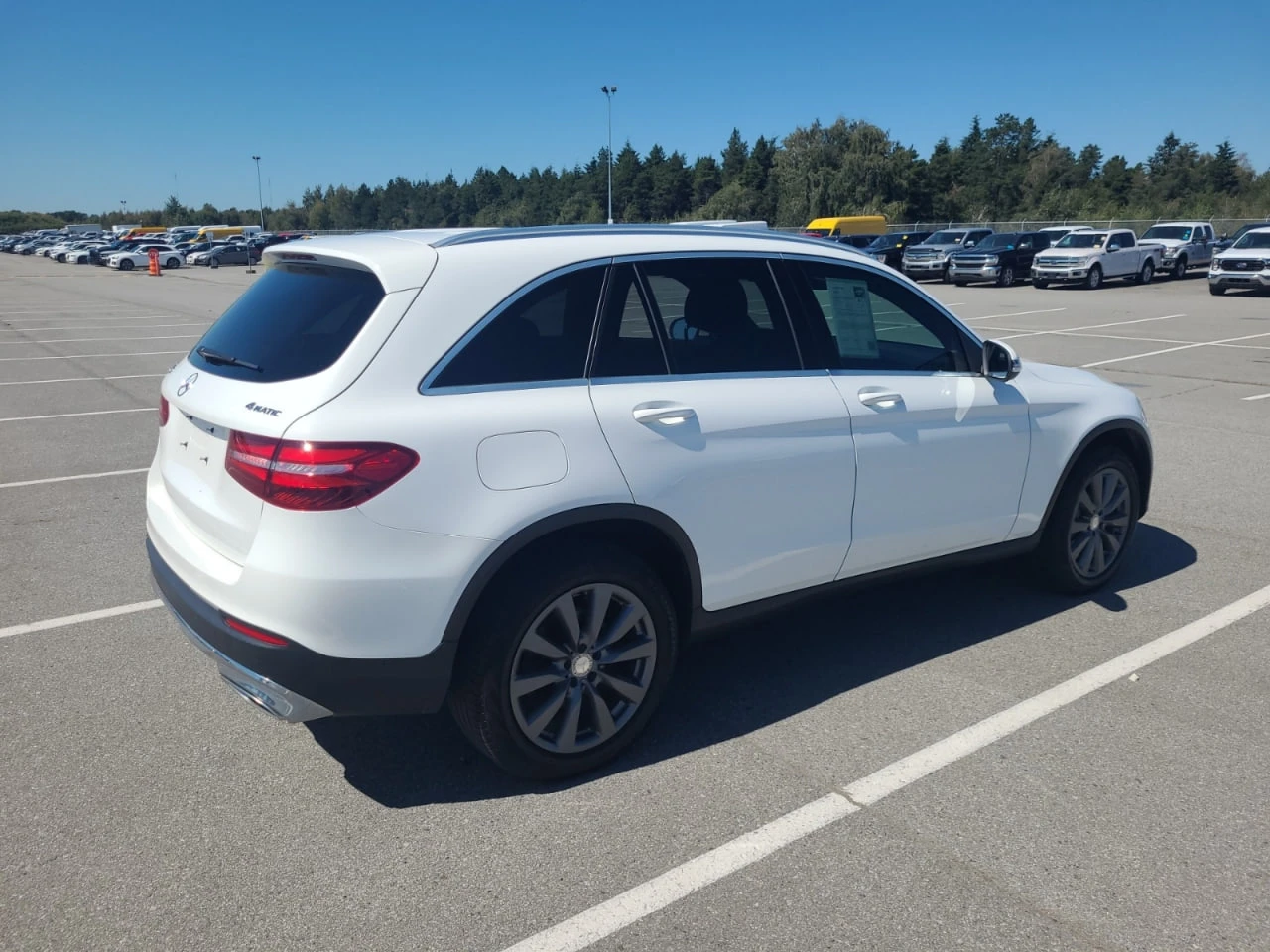 Mercedes-Benz GLC 300 AWD * CARFAX * АвтоКредит * Цена до България*  - изображение 3