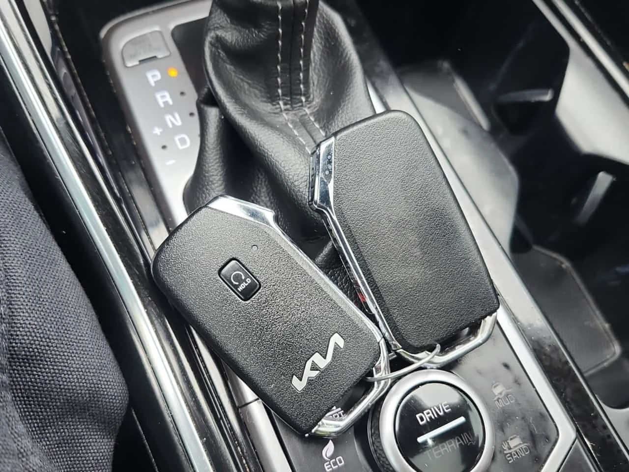 Kia Sorento * SX * 2 КЛЮЧА* ПОДГРЕВ* KEYLESS*  - изображение 8