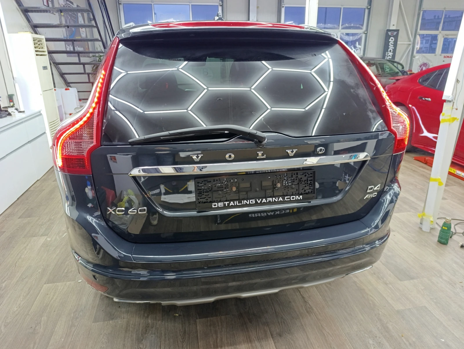 Volvo XC60 2.4 D4 AWD, снимка 12 - Автомобили и джипове - 53968213