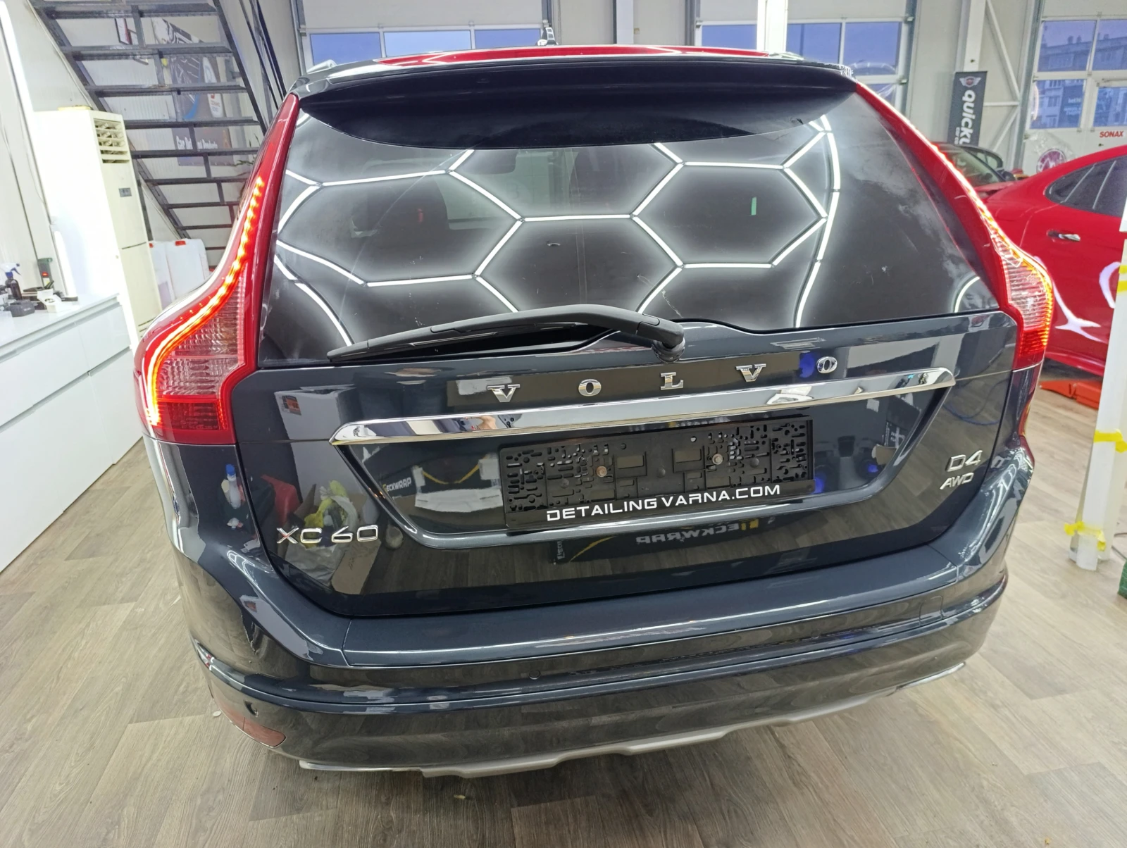 Volvo XC60 2.4 D4 AWD, снимка 5 - Автомобили и джипове - 53968213