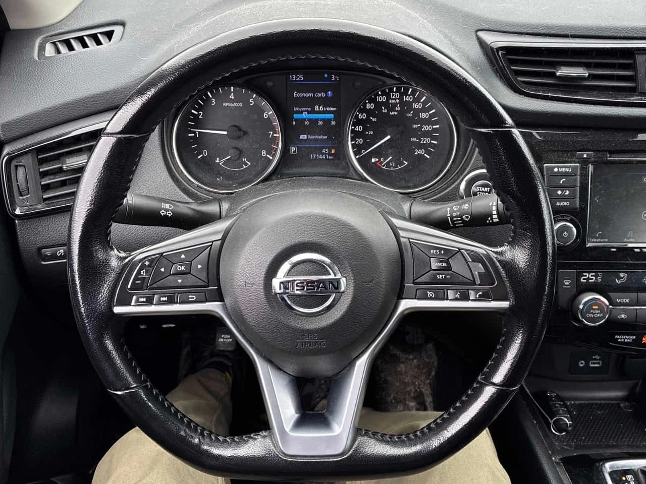 Nissan Qashqai * AWD CVT * ПАНО* ПОДГРЕВ* КЕЙЛЕС* , снимка 10 - Автомобили и джипове - 54002052