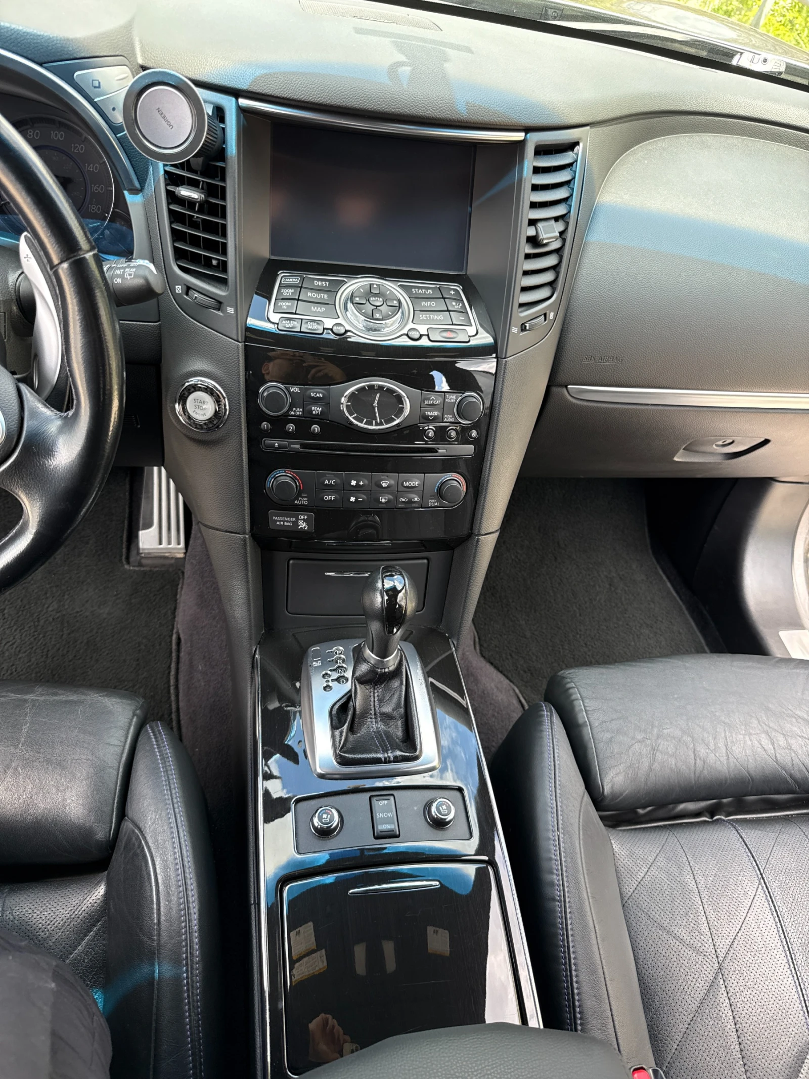 Infiniti QX70 3.7 AWD , снимка 8 - Автомобили и джипове - 54402923
