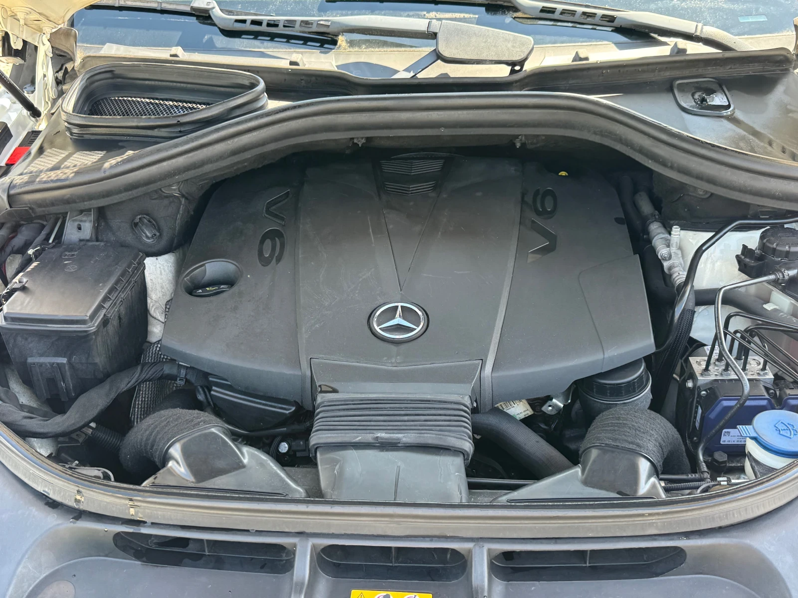 Mercedes-Benz ML 350 4-MATIC AIR-MATIC, снимка 13 - Автомобили и джипове - 54726610