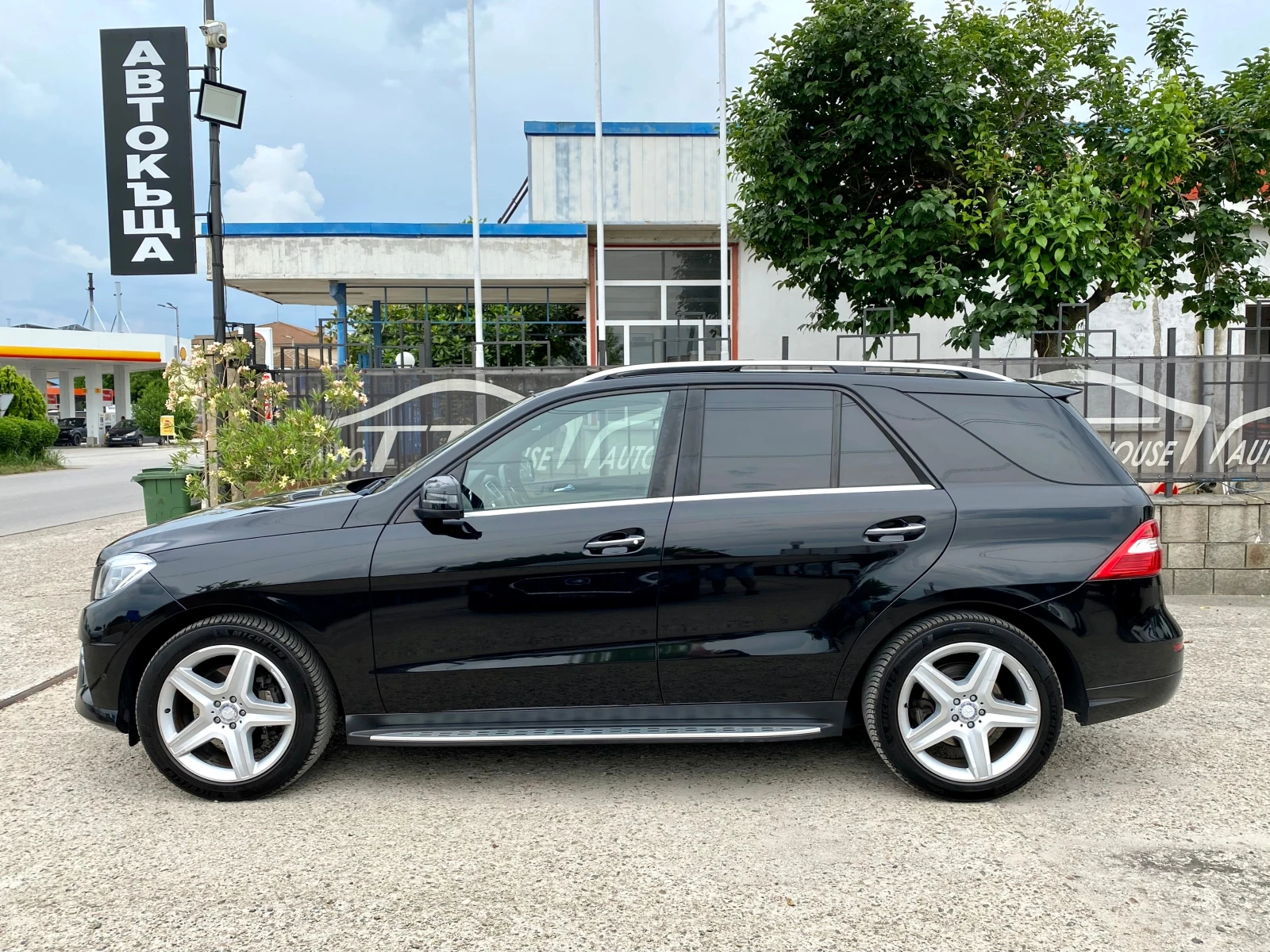 Mercedes-Benz ML 350 AMG* 3xTV* Pano* DIS* Key GO* MAX FULL* , снимка 5 - Автомобили и джипове - 54870898