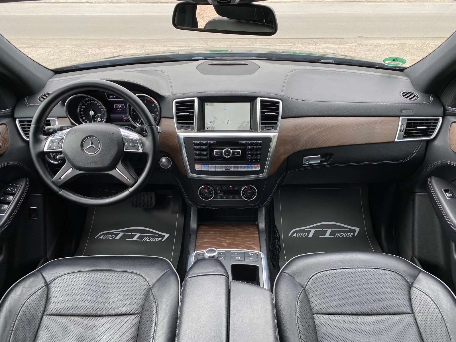 Mercedes-Benz ML 350 AMG* 3xTV* Pano* DIS* Key GO* MAX FULL* , снимка 9 - Автомобили и джипове - 54870898