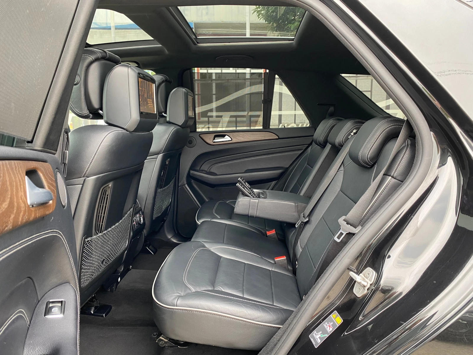Mercedes-Benz ML 350 AMG* 3xTV* Pano* DIS* Key GO* MAX FULL* , снимка 15 - Автомобили и джипове - 54870898