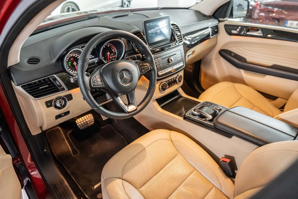 Mercedes-Benz GLE 450 AMG AMG 6.3 PAC, снимка 11 - Автомобили и джипове - 54944168