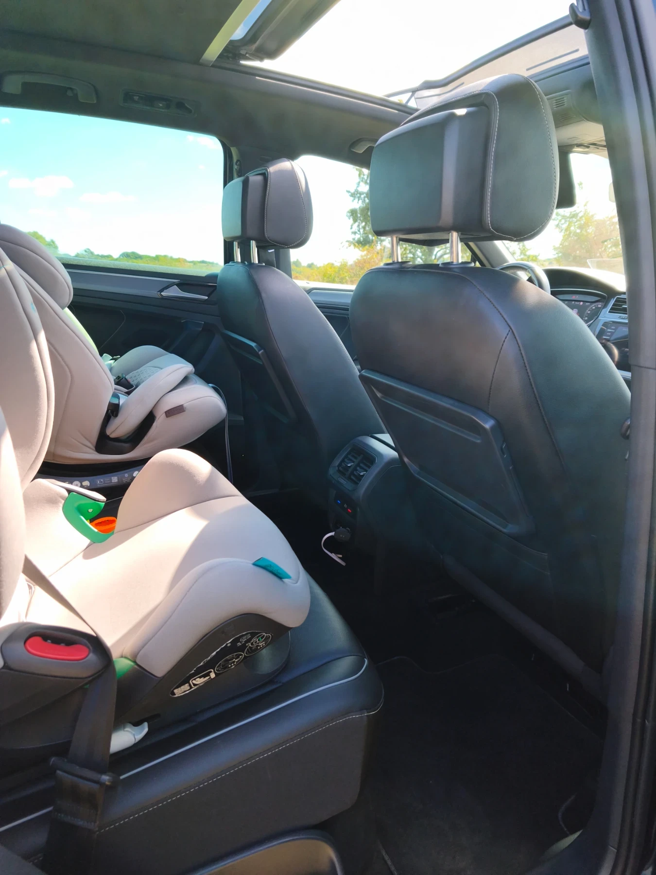 VW Tiguan R-Line 4Motion , снимка 13 - Автомобили и джипове - 56180582
